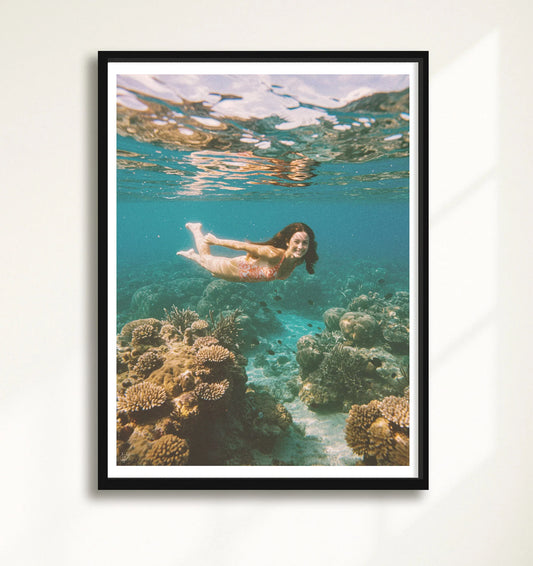Aquamarine Ambiance Neutral closeup BlackFrame mockup